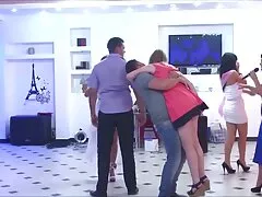 هدية سكس حيوانات عراقي للاحتفال بالذكرى 18